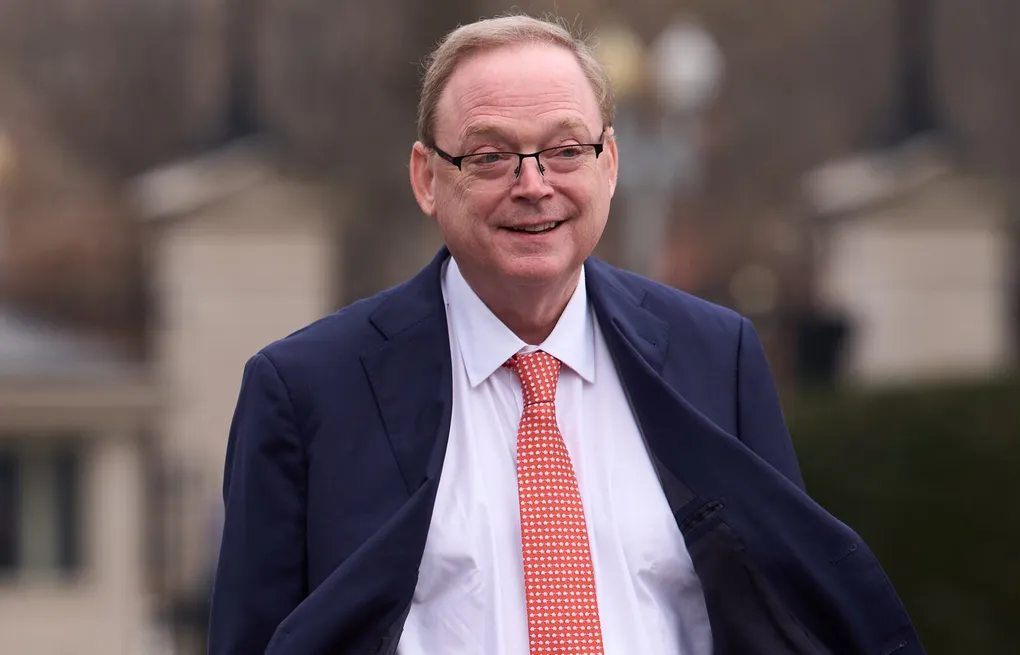 Trump Signals Desire to Retain Hassett at the White House, Complicating Fed Chair Decision